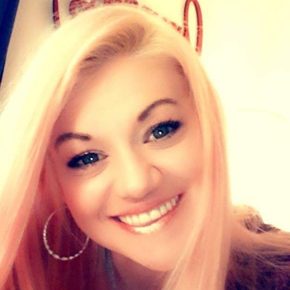 Meet your Posher, Lindsey - Picture 3 of 7